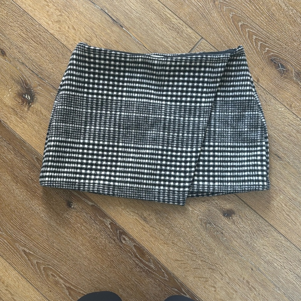 New with tags, Abercrombie & Fitch skirt.